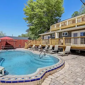 Apartment Historic Gold Private With Pool - 2bed, 1&half Bath, Sleeps 6, 1st Floor, 15 Min Walk To Historic Center And Attractions, Savannah